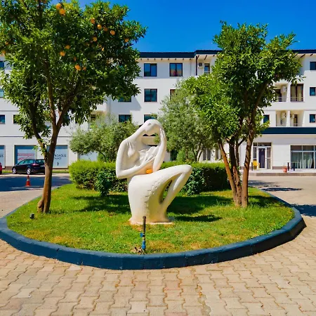 Metropolis Palace Hotel 3*