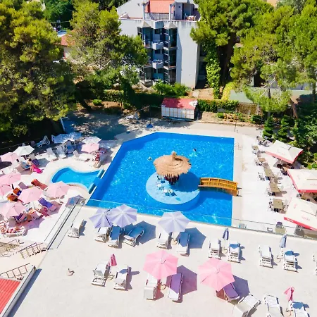 Hotel Metropolis Palace 3*