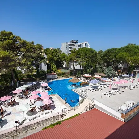 Metropolis Palace Hotel