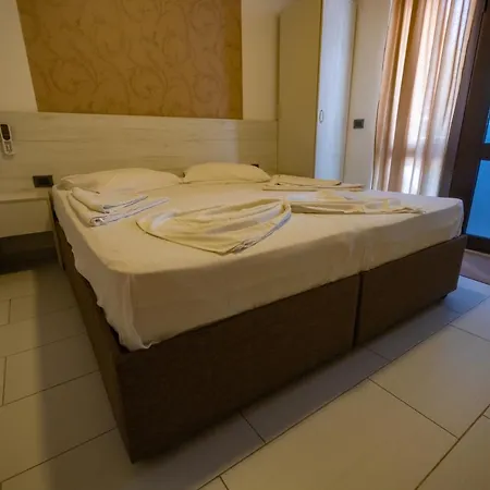 Metropolis Palace 3* Durres
