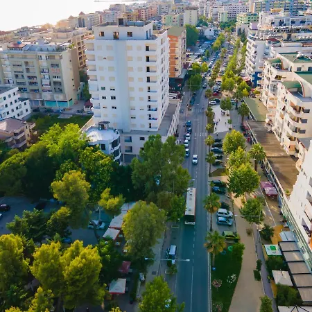 Metropolis Palace 3* Durrës