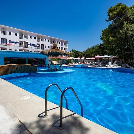 Metropolis Palace Hotel 3*