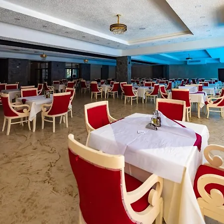 Metropolis Palace 3* Durrës
