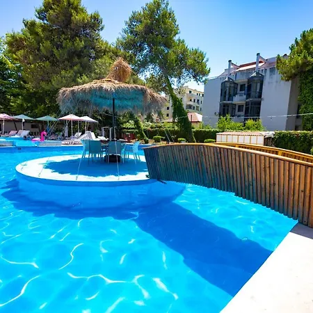 Metropolis Palace 3* Durres