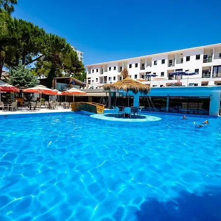 Metropolis Palace Hotel
