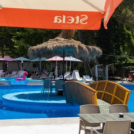 Metropolis Palace Hotel Durrës
