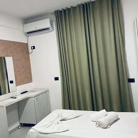 Metropolis Palace 3* Durrës