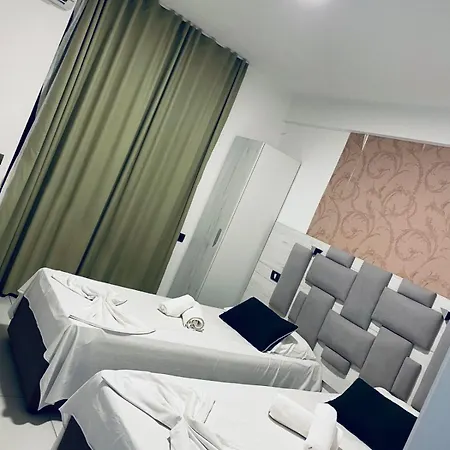 Metropolis Palace 3* Durrës