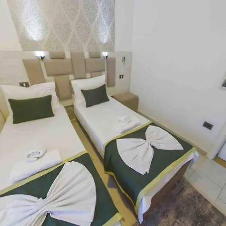Hotel Metropolis Palace