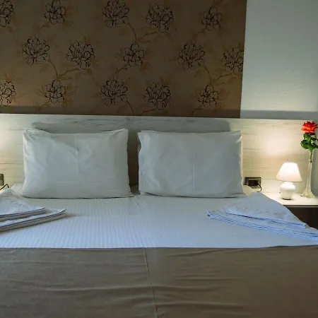 Metropolis Palace 3* Durrës