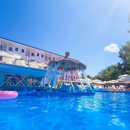 Metropolis Palace Hotel Durrës