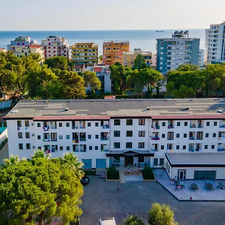 Metropolis Palace 3*