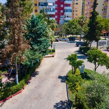 Metropolis Palace 3*