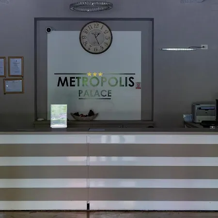 Metropolis Palace Hotel